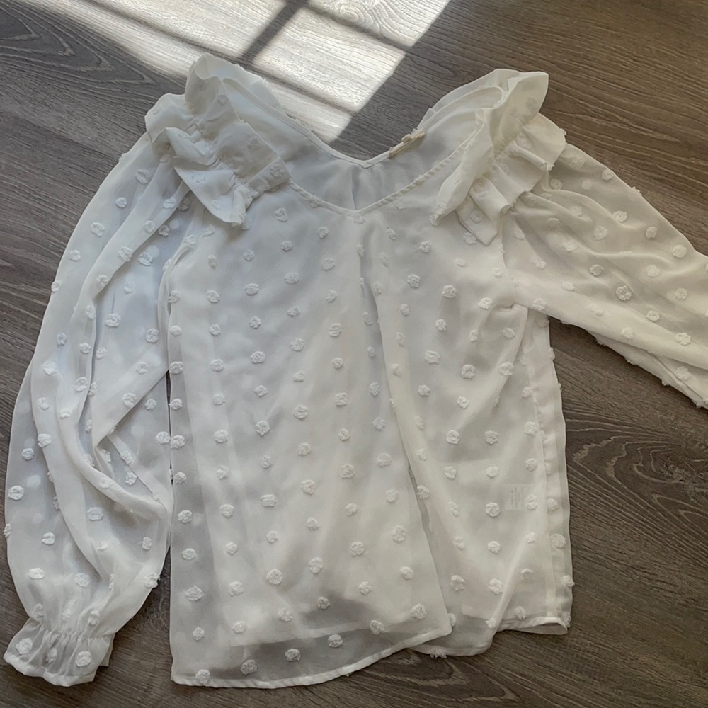 Flowy White Top with ruffle sleeve